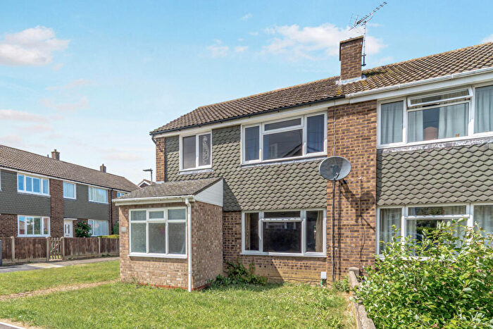 3 Bedroom House To Rent In Dearne Walk, Bedford, Bedfordshire, MK41