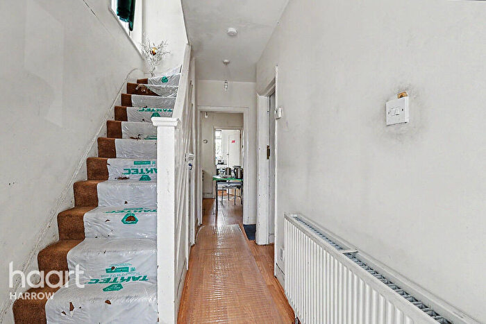 3 Bedroom Semi-Detached House For Sale In Tavistock Road, Edgware, HA8