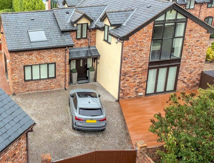 4 Bedroom Detached House For Sale In Willow Farm, Sealand Road, CH5