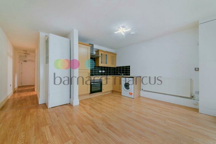 1 Bedroom Apartment To Rent In Croydon Road, Caterham, CR3