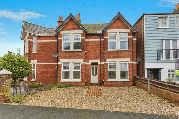 4 Bedroom Detached House To Rent In Mill Hill Road, Cowes, PO31