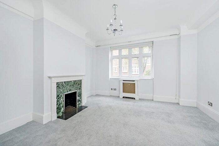 2 Bedroom Flat To Rent In Hall Road, St Johns Wood, London, NW8