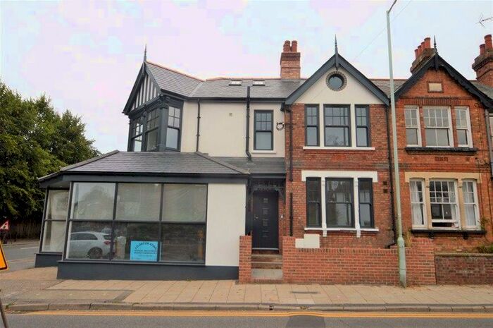 1 Bedroom Flat To Rent In Sandpit Lane, St Albans, Hertfordshire, AL1