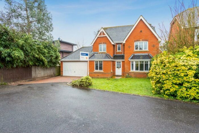 5 Bedroom Detached House To Rent In Nightingale Walk Windsor, SL4