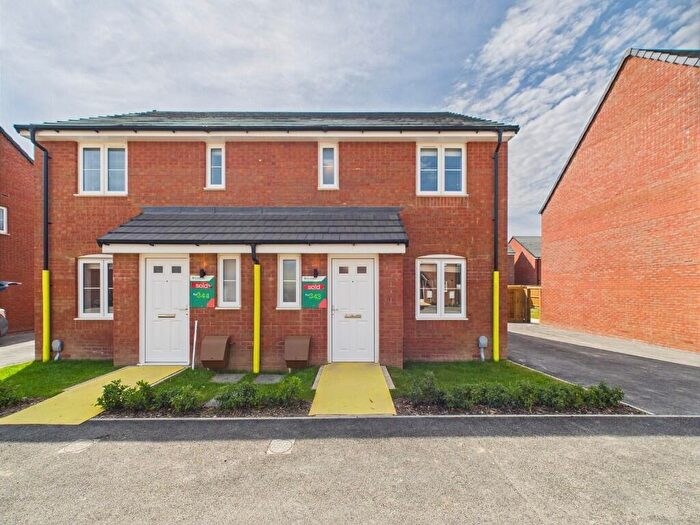 3 Bedroom Semi Detached House To Rent In Fowler Drive, Market Harborough, Leicestershire, LE16