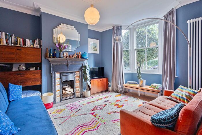 4 Bedroom Terraced House For Sale In Wellesley Road, London, E17