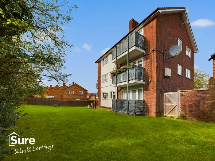 2 Bedroom Flat To Rent In Great Road, Hemel Hempstead, Hertfordshire, HP2