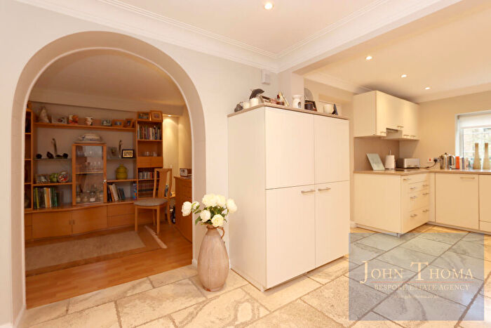 5 Bedroom Detached House For Sale In Bracken Drive, Chigwell, Essex, IG7