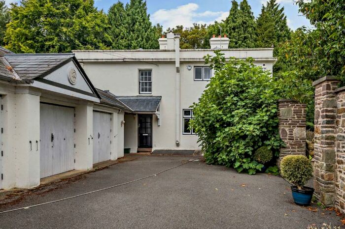 2 Bedroom Flat To Rent In Porthycarne Street, Usk, NP15