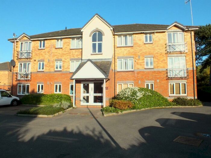 2 Bedroom Flat To Rent In Parry Drive, Weybridge, KT13