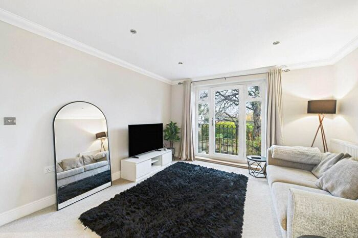 2 Bedroom Apartment To Rent In Westbrook Court, Reading Road, Wokingham, Berkshire, RG41