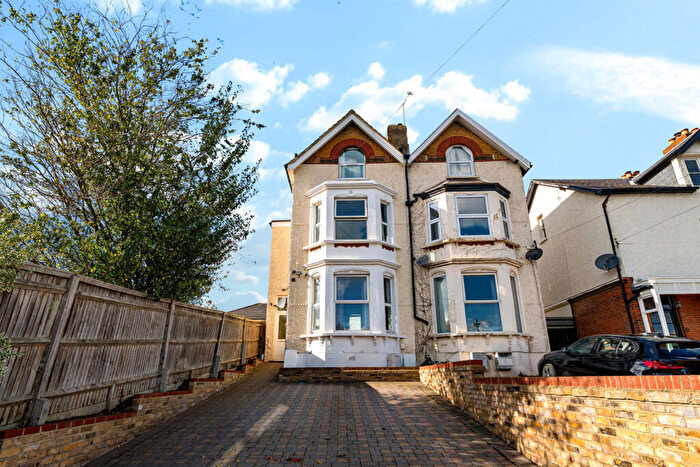 4 Bedroom Semi Detached House For Sale In Summerhill Road, Dartford, Kent, DA1