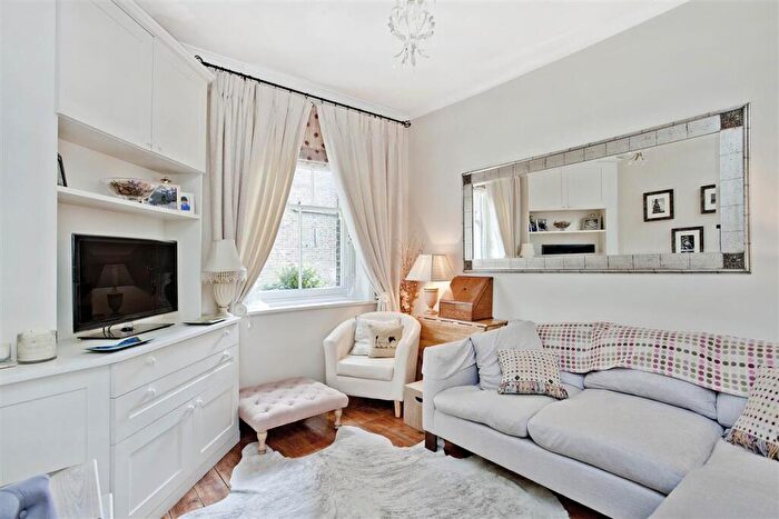 1 Bedroom Flat To Rent In Prince Of Wales Drive, SW11