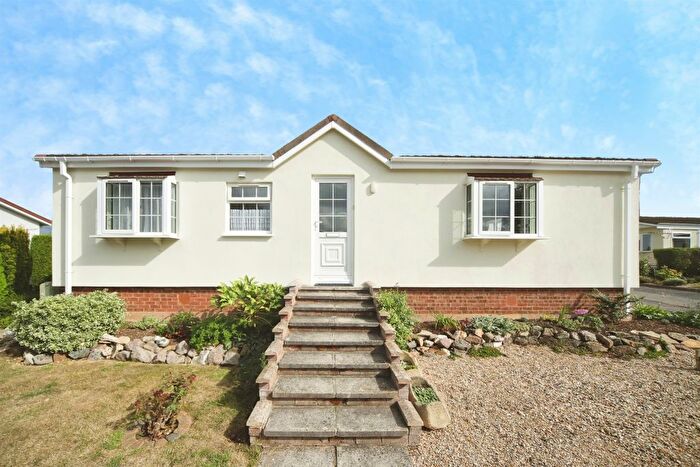 2 Bedroom Park Home For Sale In Broughton Park, Shoreditch, Taunton, TA3