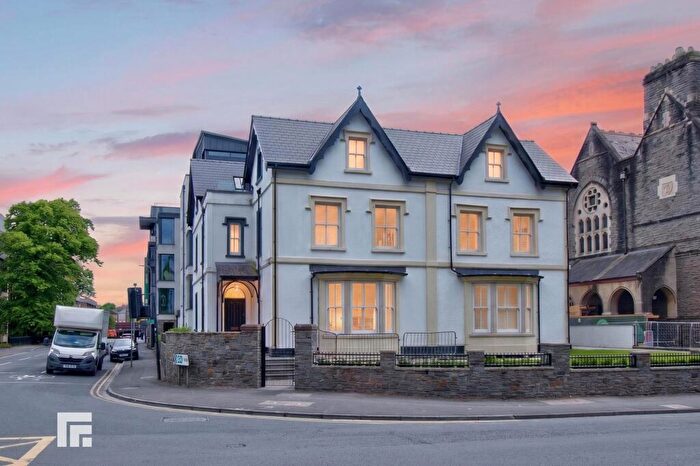 2 Bedroom Duplex To Rent In Museum View, Park Place, Cardiff, CF10