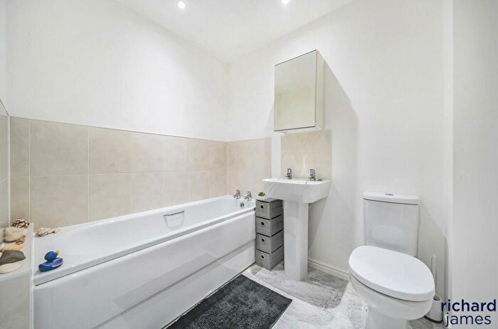 3 Bedroom Terraced House For Sale In Malone Avenue, St Andrews Ridge, Swindon, SN25
