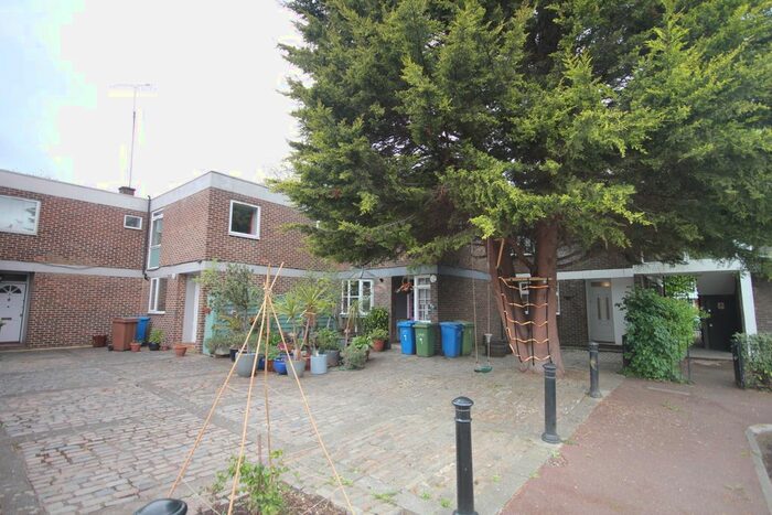 3 Bedroom Terraced House To Rent In Dickens Estate, London, SE16