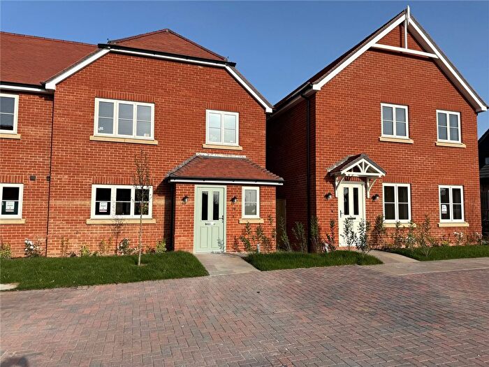 3 Bedroom Semi Detached House For Sale In Warfield, Berkshire, RG42