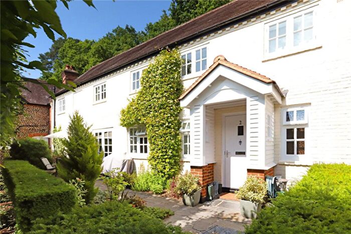 3 Bedroom Terraced House For Sale In Moor Park House Way, Farnham, Surrey, GU10