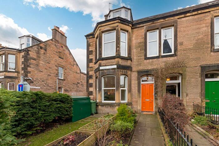 2 Bedroom Flat For Sale In Ashley Terrace, Shandon, Edinburgh, EH11