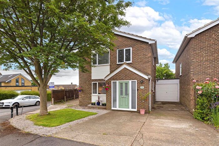 4 Bedroom Detached House For Sale In Princes Way, Detling, ME14