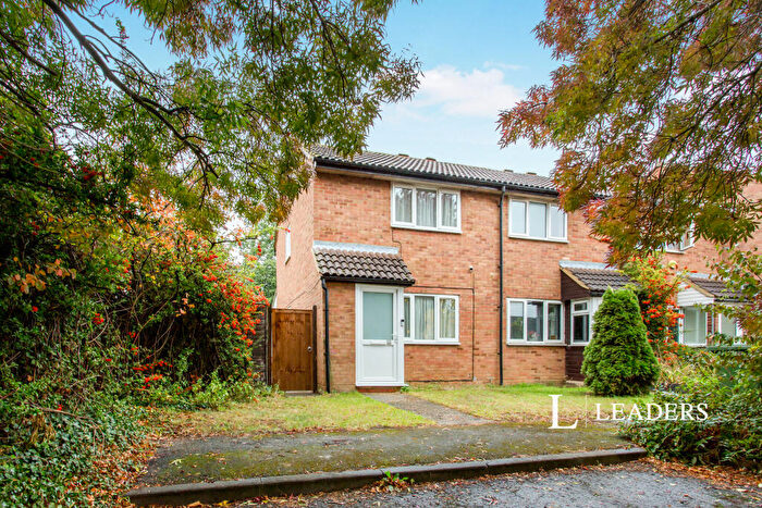 2 Bedroom End Of Terrace House To Rent In Bassett Close, CB4