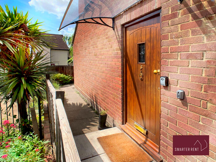 2 Bedroom Cottage To Rent In Bryn Court, Sunninghill, Ascot, SL5