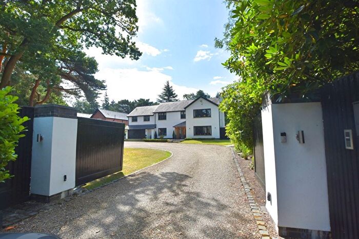 5 Bedroom Detached House For Sale In New Platt Lane, Cranage, CW4