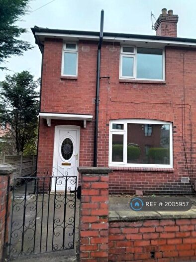 3 Bedroom Semi Detached House To Rent In Salisbury Street, Shaw, Oldham, OL2