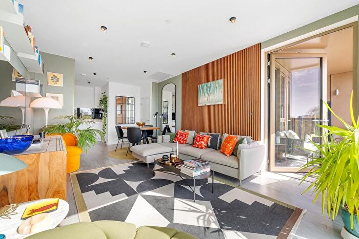 1 Bedroom Flat For Sale In Stockwell Road, SW9