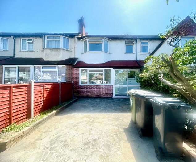 3 Bedroom Terraced House To Rent In Streatham Vale, London, SW16