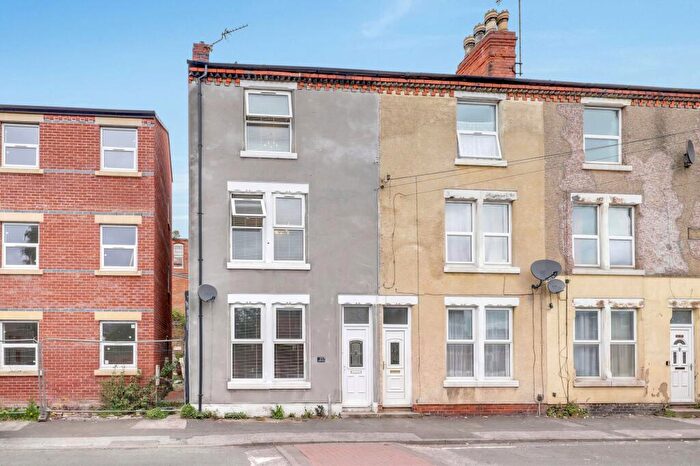 4 Bedroom End Of Terrace House For Sale In Gladstone Street, Nottingham, NG7