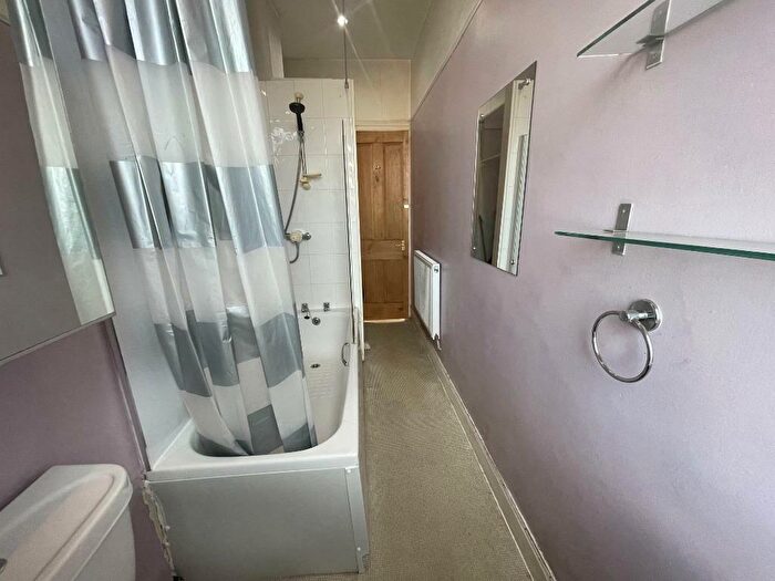 1 Bedroom Flat To Rent In Clifford Street, Glasgow, G51