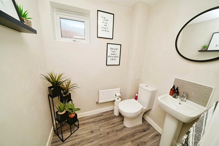 4 Bedroom Detached House For Sale In Grosvenor Road, Kingswood, Hull, HU7