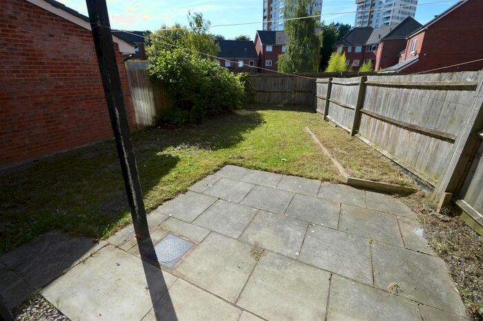 4 Bedroom Town House To Rent In Pickering Street, Hulme, Manchester, M15
