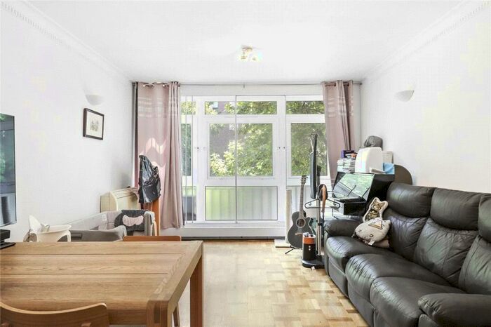 2 Bedroom Apartment To Rent In Nottingham Terrace, Regents Park, London, NW1