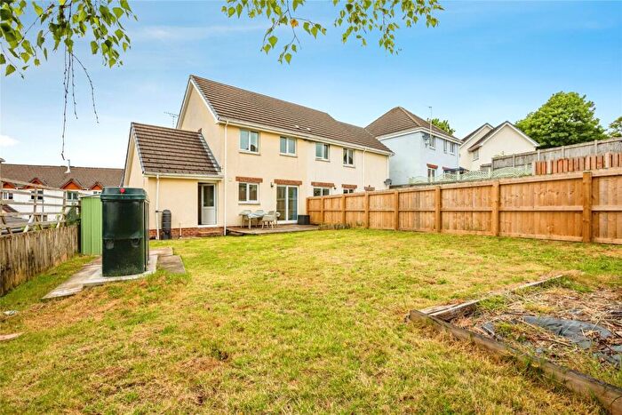 4 Bedroom Semi-Detached House For Sale In Bryn Deri Close, Adpar, Newcastle Emlyn, Ceredigion, SA38