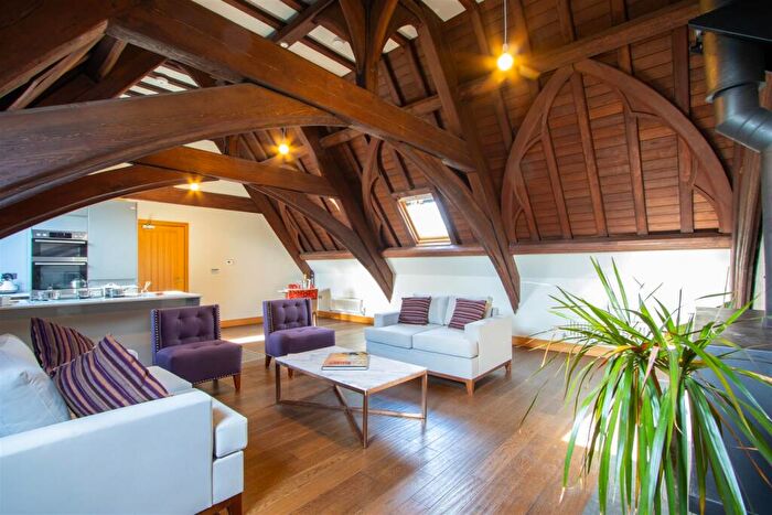 2 Bedroom Apartment For Sale In St James, Newport Road, City Centre, Cardiff, CF24