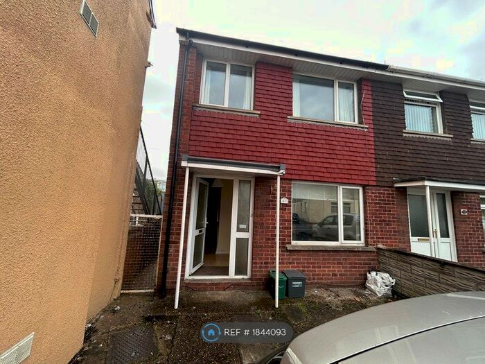 3 Bedroom Semi-Detached House To Rent In Barry Road, Barry, CF63