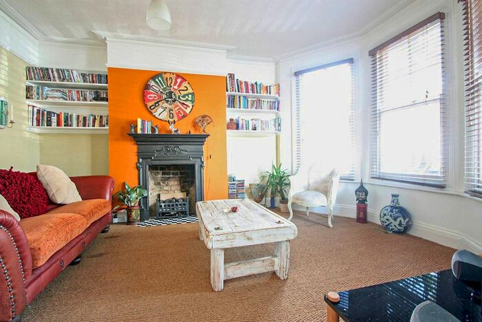 2 Bedroom Flat To Rent In Felsham Road, West Putney, London, SW15