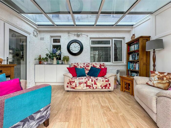 2 Bedroom Bungalow For Sale In Begonia Avenue, Gillingham, Kent, ME8