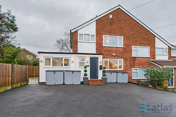 3 Bedroom Semi-Detached House For Sale In Fieldfare Close, Woolton, L25