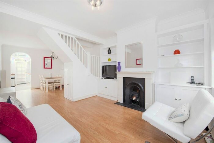 2 Bedroom Property To Rent In Victoria Cottages, Kew, TW9