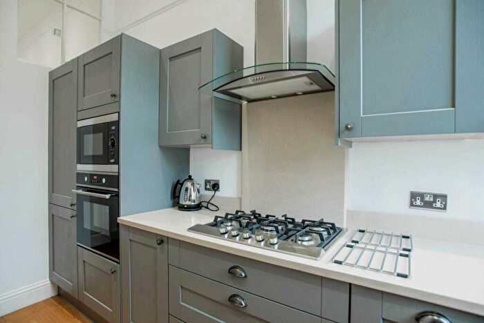 2 Bedroom Apartment To Rent In Henrietta Street, Bath, BA2
