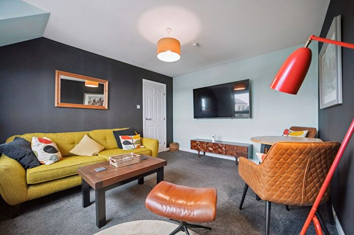 2 Bedroom Flat To Rent In Old Street, Duntocher, Clydebank, G81