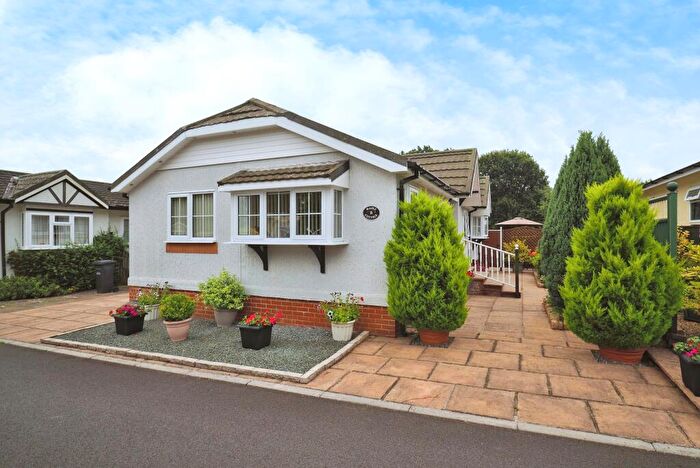 2 Bedroom Park Home For Sale In Canada Road, West Wellow, Romsey, Hampshire, SO51
