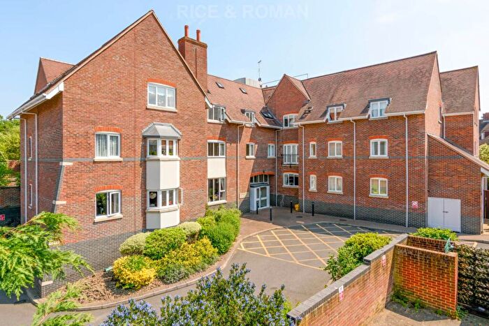 1 Bedroom Retirement Property For Sale In Manor Place, Walton On Thames, KT12