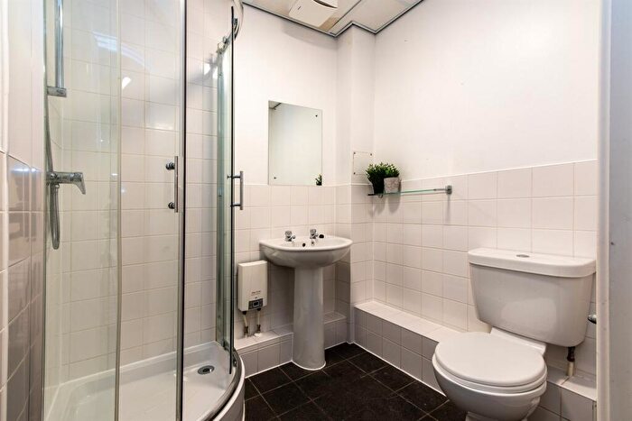 6 Bedroom Apartment To Rent In New Street, NG5