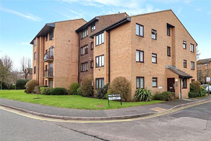 1 Bedroom Flat For Sale In Woking, GU22