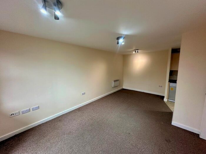 1 Bedroom Flat For Sale In Laporte Way, Luton, LU4